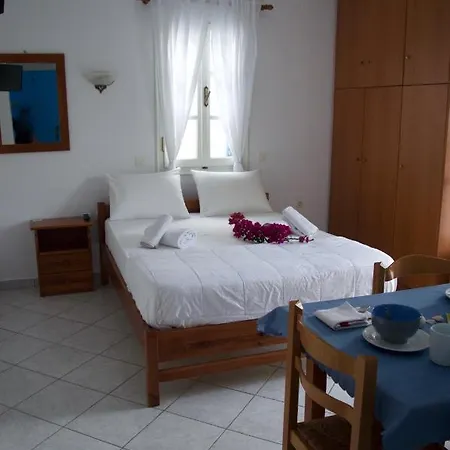 Armenaki アパートホテル