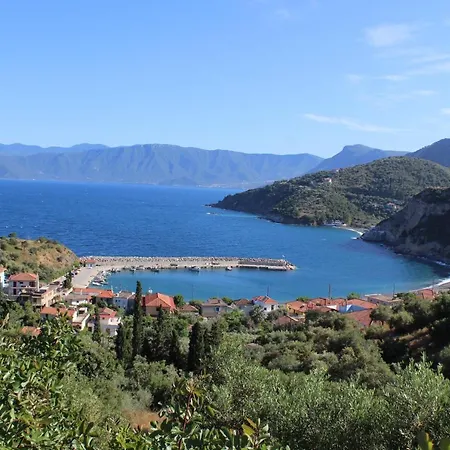 Armenaki Apartahotel Sampatiki