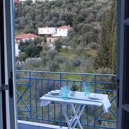 Armenaki アパートホテル サンパティキ